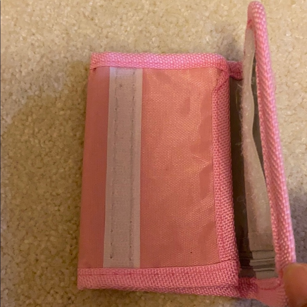 Pink wallet - Picture 2 of 4